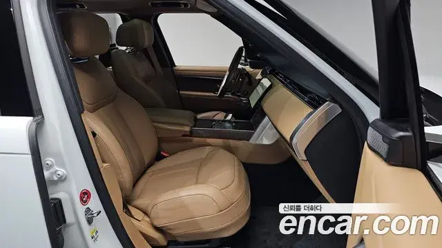 Land Rover Range Rover 2025 — ფოტო 34/38