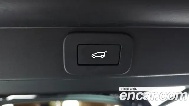 Land Rover Range Rover 2025 — ფოტო 7/38