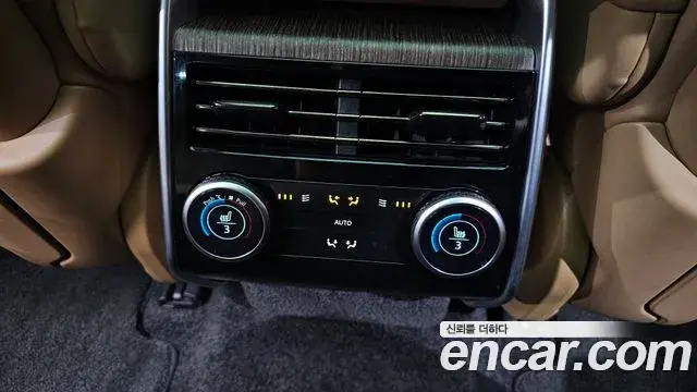 Land Rover Range Rover 2025 — ფოტო 18/38