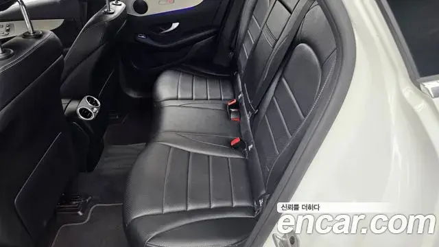 Mercedes-Benz GLC-Class 2021 — ფოტო 21/34