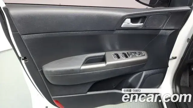 Kia Sportage The Bold 2019 — Photo 31/32