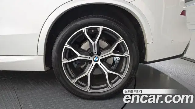 BMW X5 2022 — Şəkil 25/34