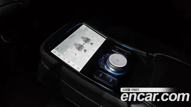 Genesis G90 2025 — Фото 18/20