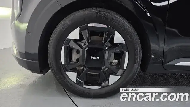 Kia Carnival 2025 — ფოტო 25/36