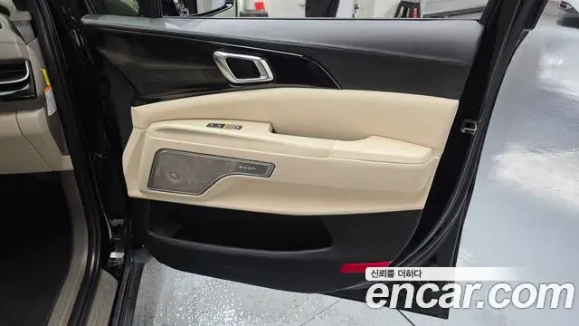 Kia Carnival 2025 — ფოტო 16/36