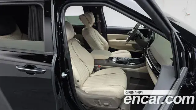Kia Carnival 2025 — ფოტო 18/36