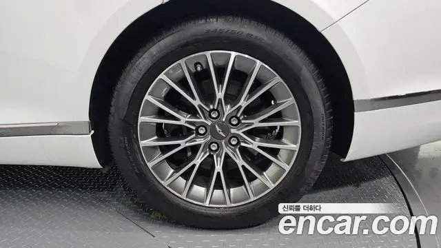 Genesis G80 2021 — Photo 24/33