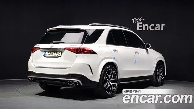 Mercedes-Benz GLE-Class 2020 — Photo 10/37