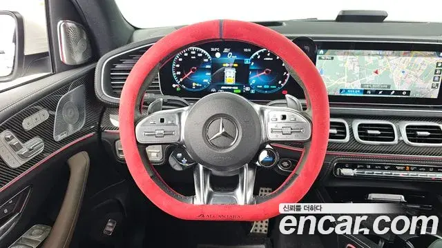 Mercedes-Benz GLE-Class 2020 — Photo 18/37