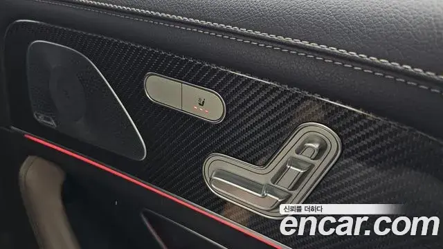 Mercedes-Benz GLE-Class 2020 — Photo 27/37