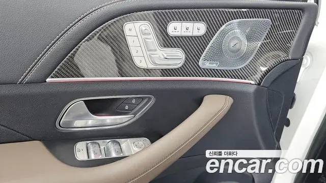 Mercedes-Benz GLE-Class 2020 — Photo 35/37