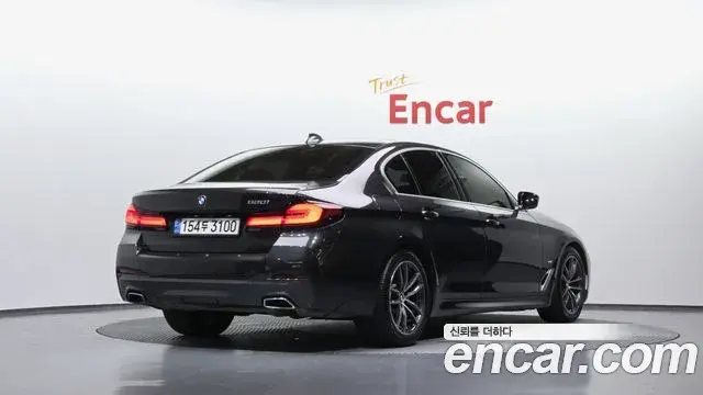 BMW 5 Series 2020 — Şəkil 31/33