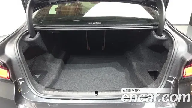 BMW 5 Series 2020 — Şəkil 13/33