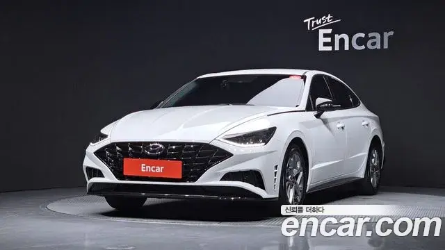 Hyundai Sonata 2022 — Фото 1/20