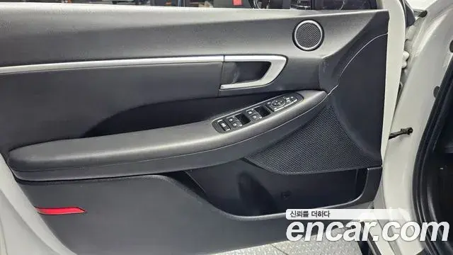 Hyundai Sonata Hybrid 2022 — ფოტო 28/30