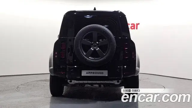 Land Rover Defender 2025 — ფოტო 16/20