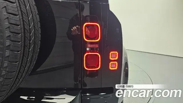 Land Rover Defender 2025 — ფოტო 11/20