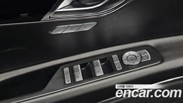 Genesis GV80 2021 — Photo 25/31