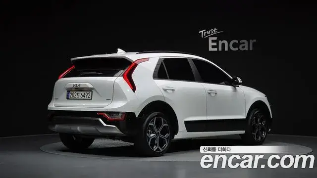 Kia Niro 2024 — ფოტო 32/35