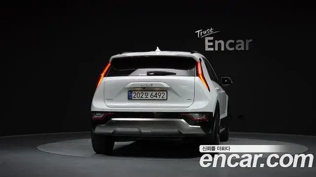 Kia Niro 2024 — ფოტო 23/35