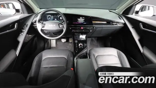 Kia Niro 2024 — ფოტო 25/35