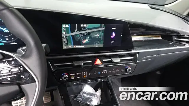 Kia Niro 2024 — ფოტო 30/35