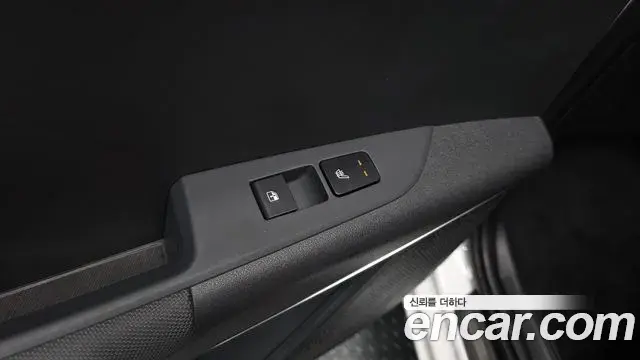 Kia Niro 2024 — ფოტო 21/35