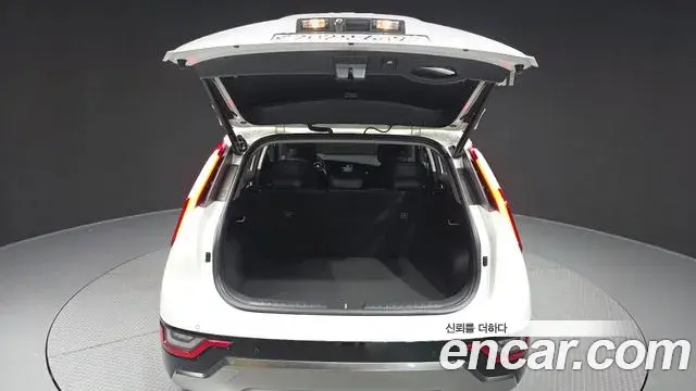 Kia Niro 2024 — ფოტო 24/35