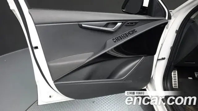 Kia Niro 2024 — ფოტო 11/35