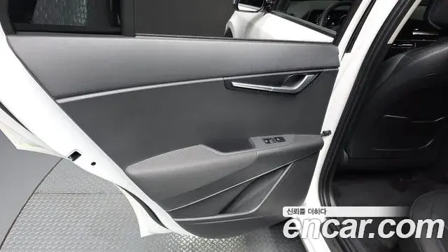 Kia Niro 2024 — ფოტო 6/35