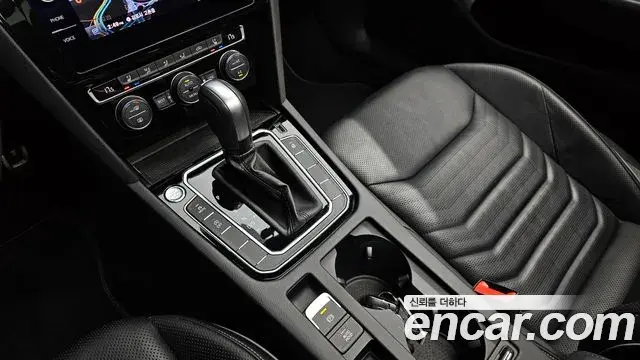 Volkswagen Arteon 2020 — ფოტო 19/33
