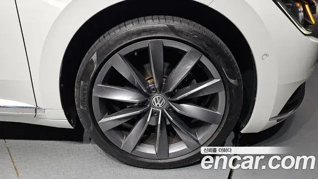 Volkswagen Arteon 2020 — ფოტო 23/33