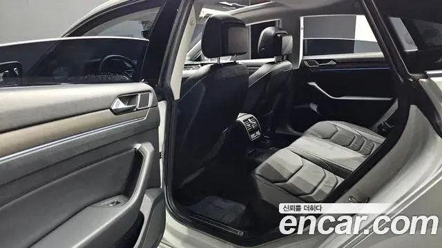 Volkswagen Arteon 2020 — ფოტო 22/33