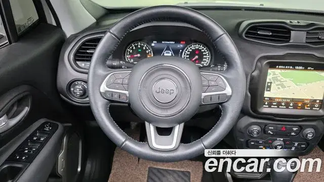 Jeep Renegade 2023 — Photo 3/33