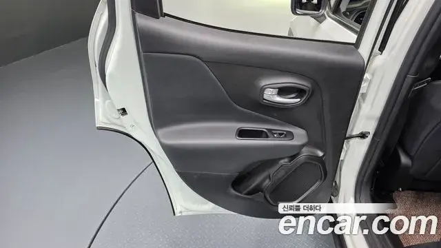 Jeep Renegade 2023 — Photo 5/33