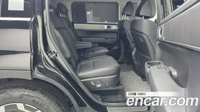 Hyundai Santa Fe 2024 — Photo 17/33