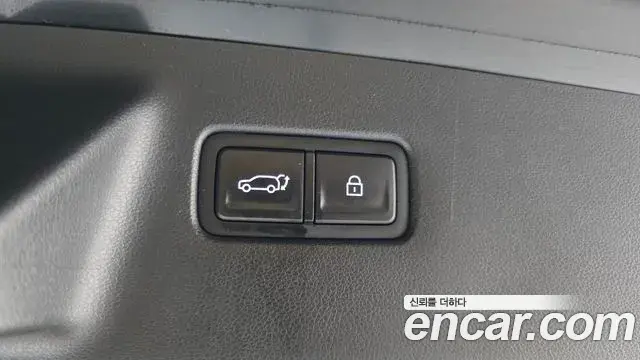 Hyundai Santa Fe 2024 — Photo 14/33