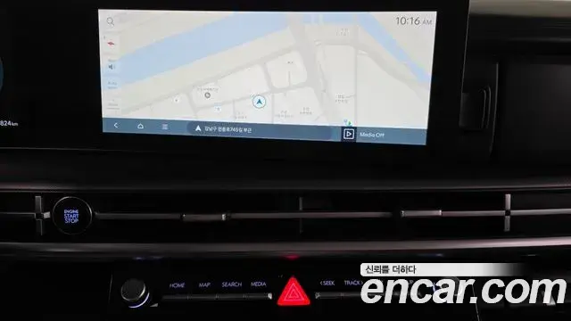Hyundai Santa Fe 2024 — Photo 19/33
