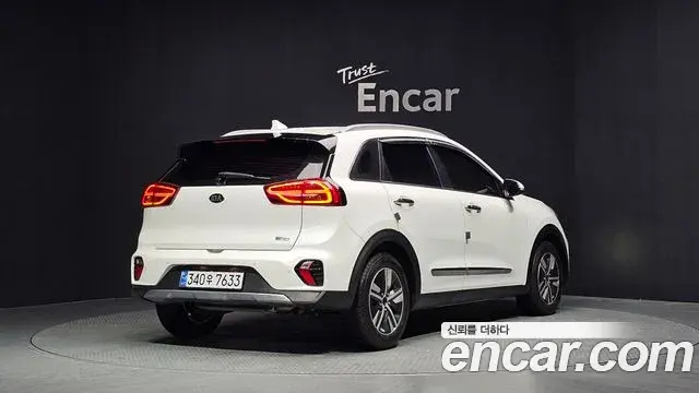 Kia Niro 2020 — Şəkil 11/20