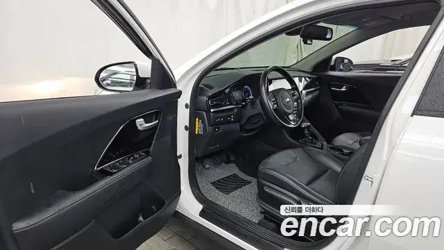 Kia Niro 2020 — Şəkil 7/20