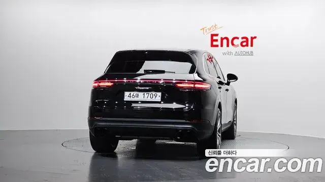 Porsche Cayenne 2019 — Şəkil 18/32
