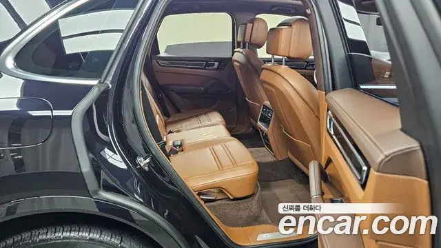 Porsche Cayenne 2019 — Şəkil 32/32