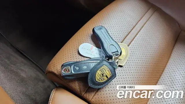Porsche Cayenne 2019 — Şəkil 21/32