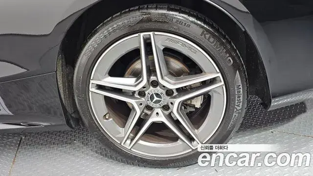 Mercedes-Benz C-Class 2020 — ფოტო 4/28