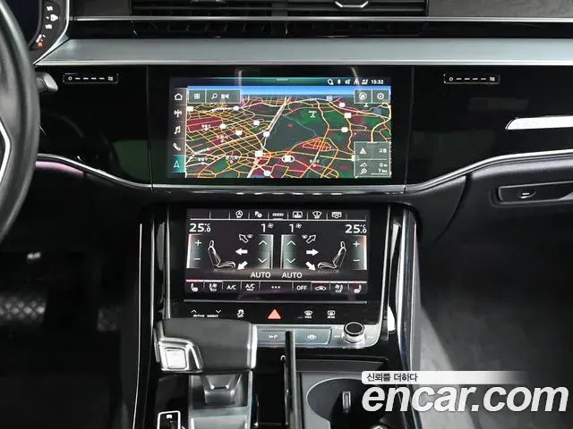 Audi A8 2023 — Photo 18/20