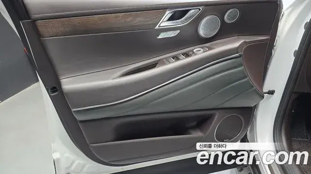 Genesis GV80 2020 — ფოტო 12/32