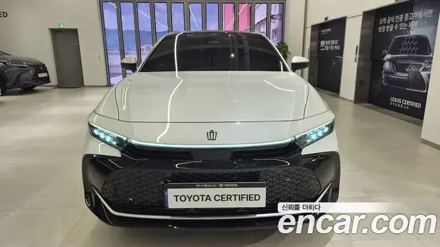 Toyota Crown Crossover 2024 — Photo 12/17