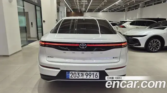Toyota Crown Crossover 2024 — Photo 3/17