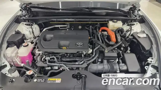 Toyota Crown Crossover 2024 — Photo 8/17