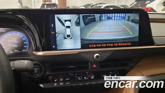 Toyota Crown Crossover 2024 — Photo 9/17